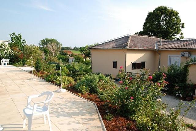 Bungalow Leo Савудрія Екстер'єр фото